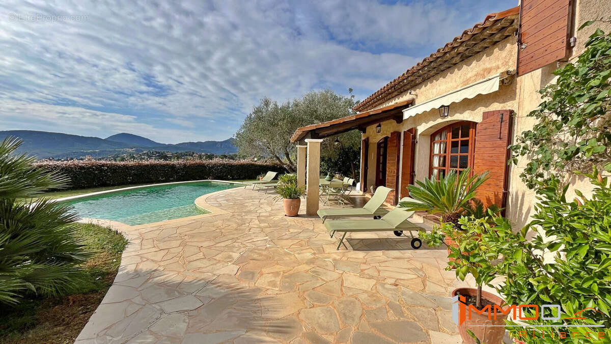 Maison à MANDELIEU-LA-NAPOULE