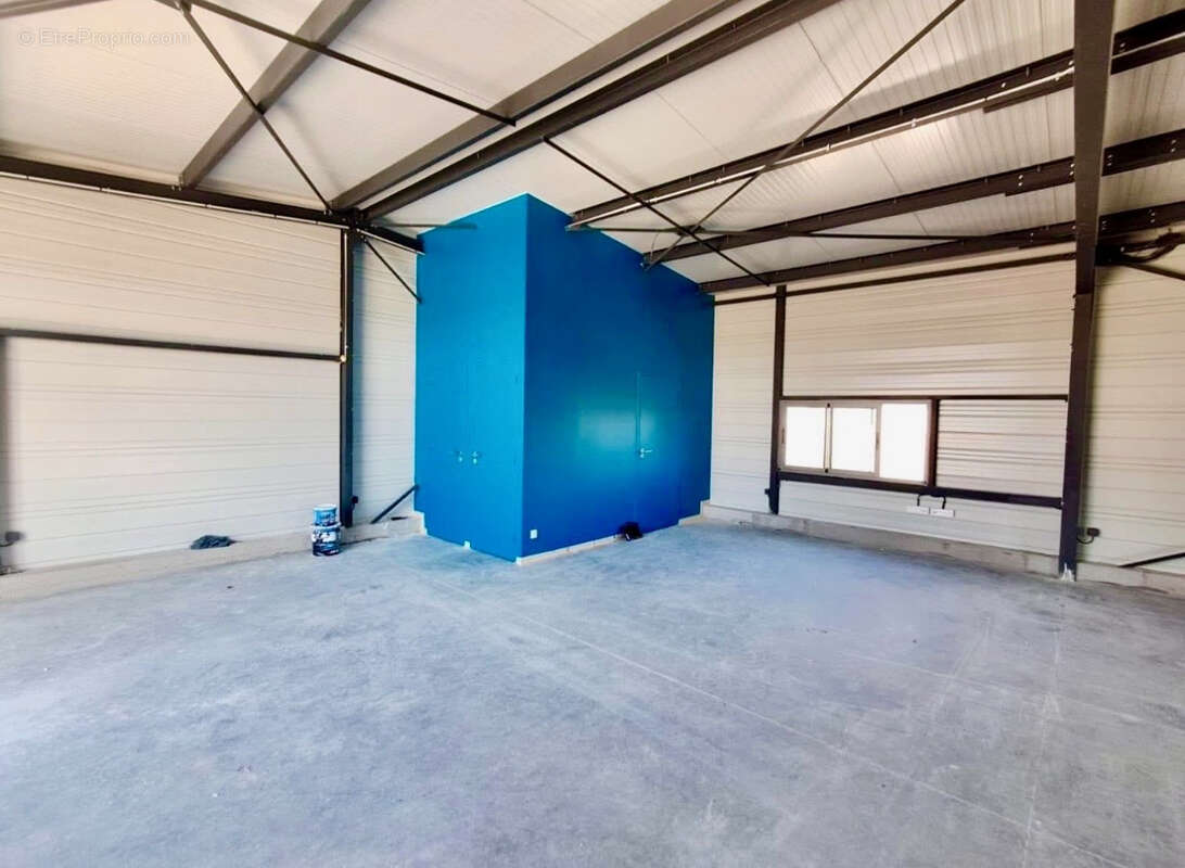 Commerce à SAINT-SAVINIEN