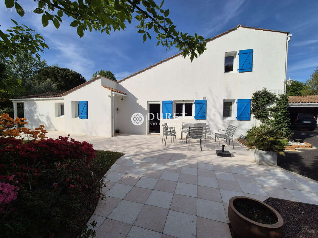 Maison à BEAULIEU-SOUS-LA-ROCHE