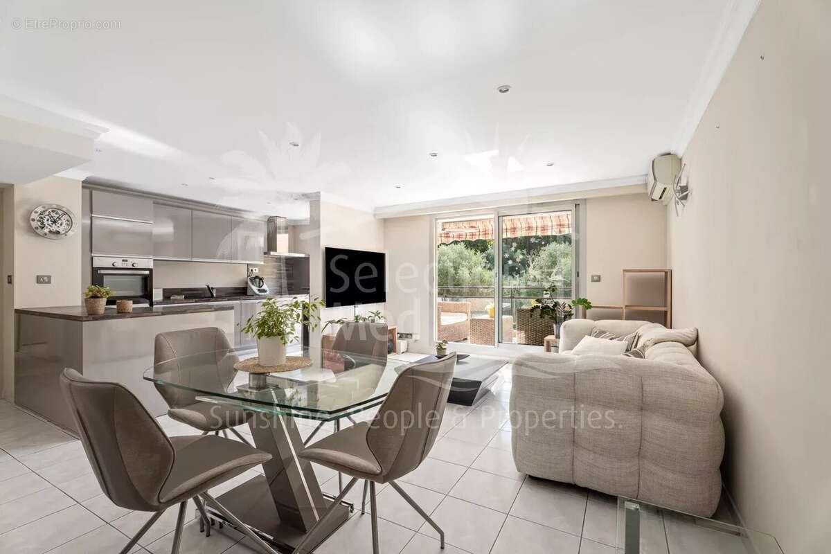 Appartement à MOUGINS