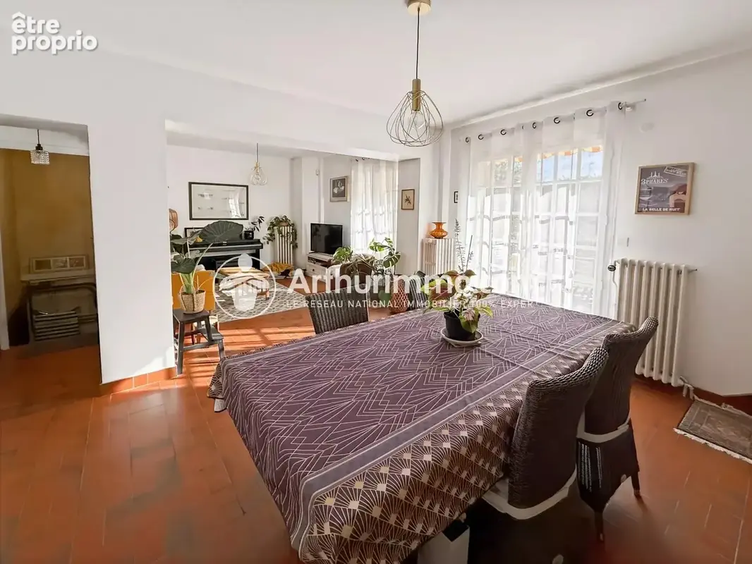 Maison de 5 pieces avec sous-sol et dependances - photo 5