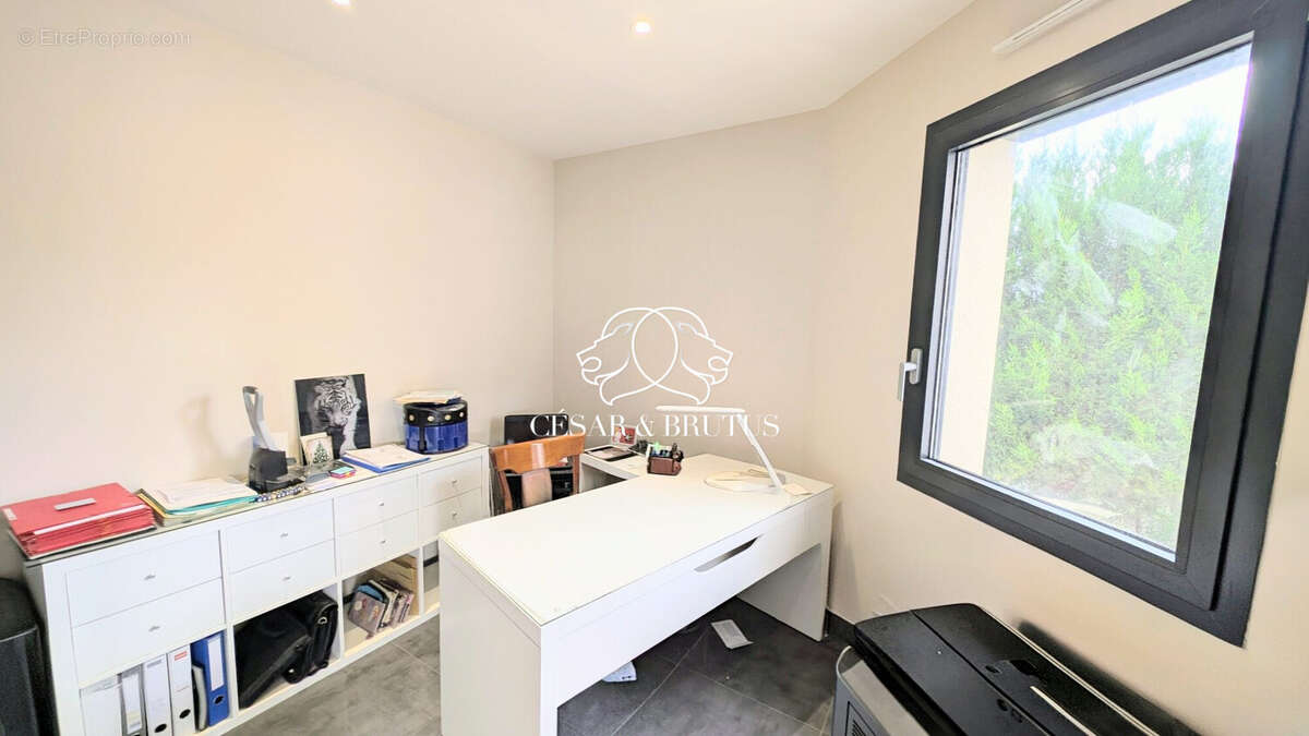 Maison 183 m² à Coubon  - photo 7