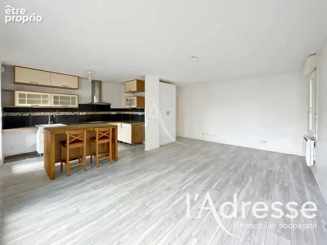 Marseille 11e - grand t2 + terrasse sans vis-à-vis & garage - photo 4