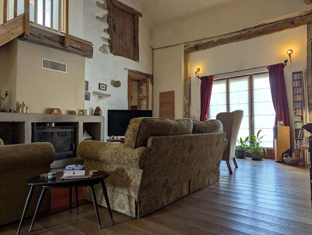 Charmante propriété familiale avec piscine dans la Vienne - photo 7