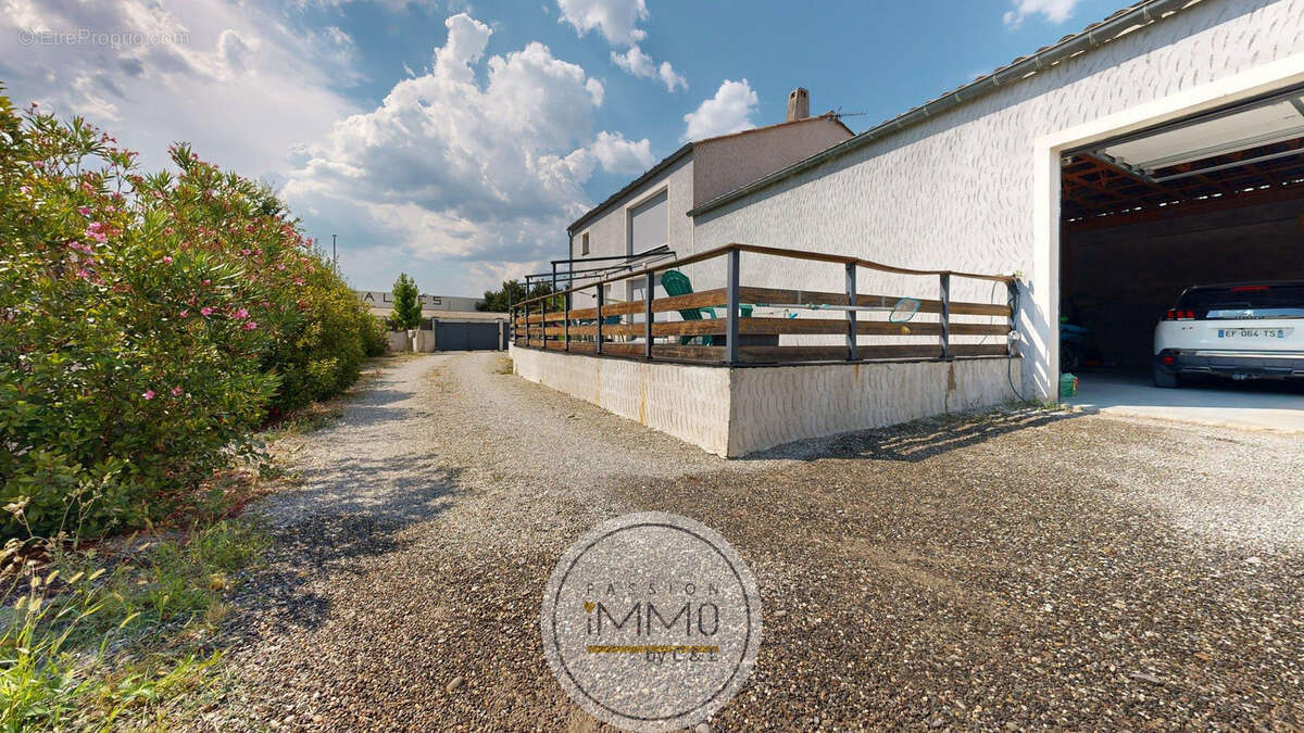 Maison contemporaine 145 m2 avec piscine - Mison - photo 11