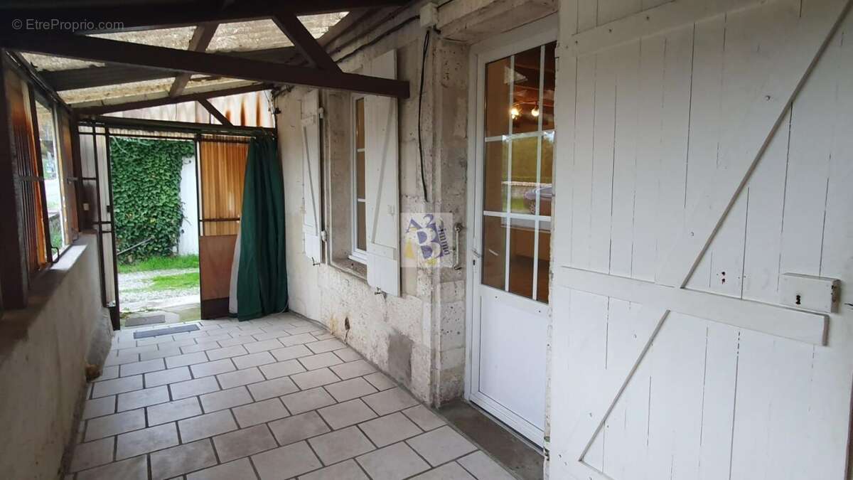 Maison à FLEAC