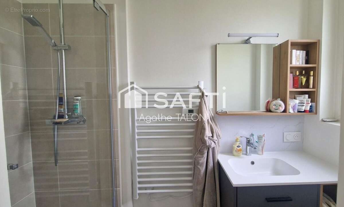 Photo 8 - Maison à GENELARD