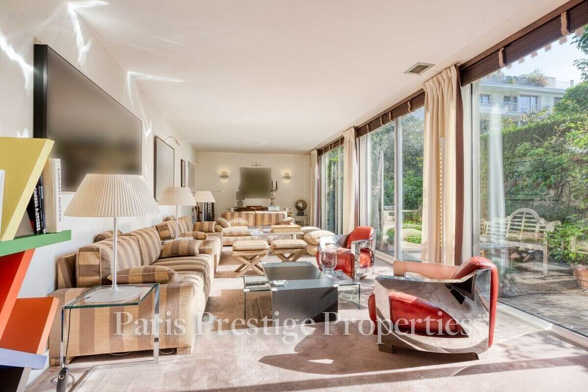 Maison à NEUILLY-SUR-SEINE