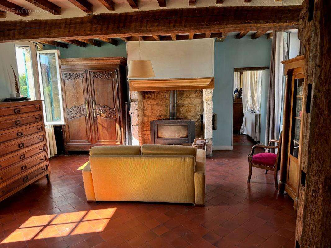 Maison à LA NEUVILLE-ROY