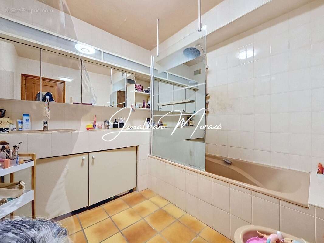 Maison 137 m² à Claira  - photo 8
