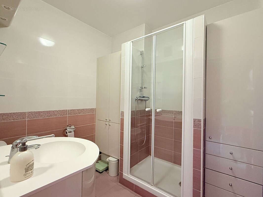 Appartement hyper centre ville ascenseur balcon + box - photo 9