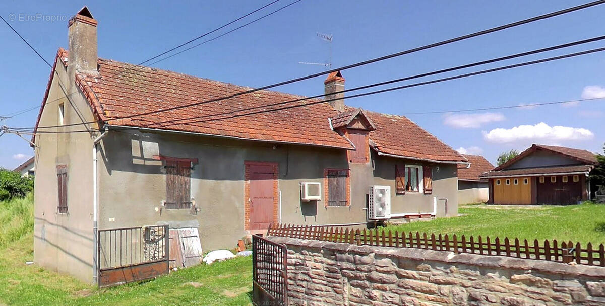 Maison à SAINT-GERVAIS-EN-VALLIERE