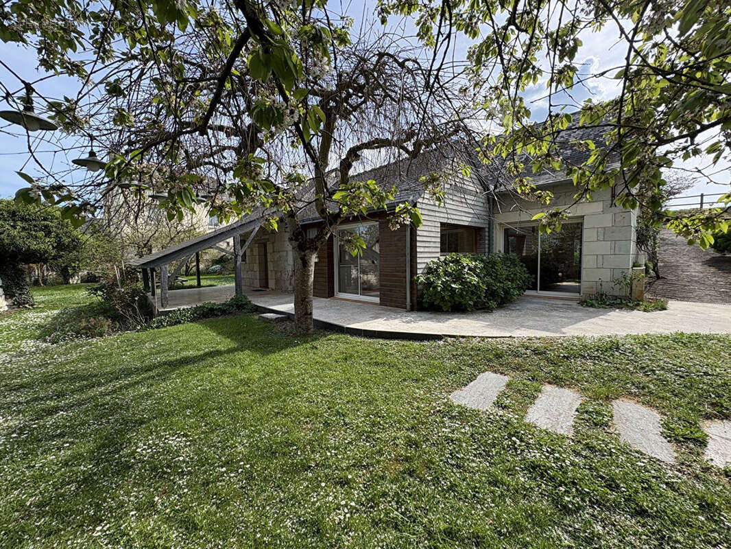 Maison à SAINT-CLEMENT-DES-LEVEES