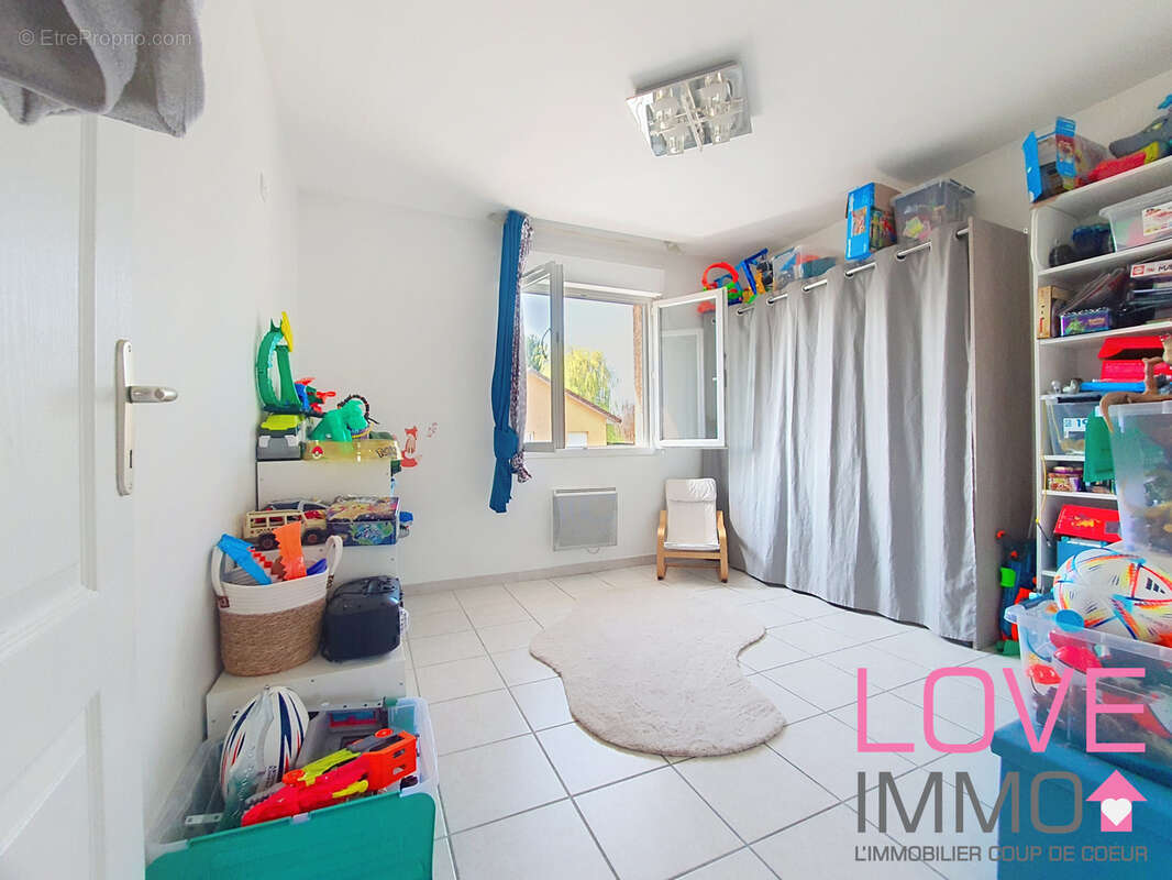 Appartement à LA BATIE-DIVISIN