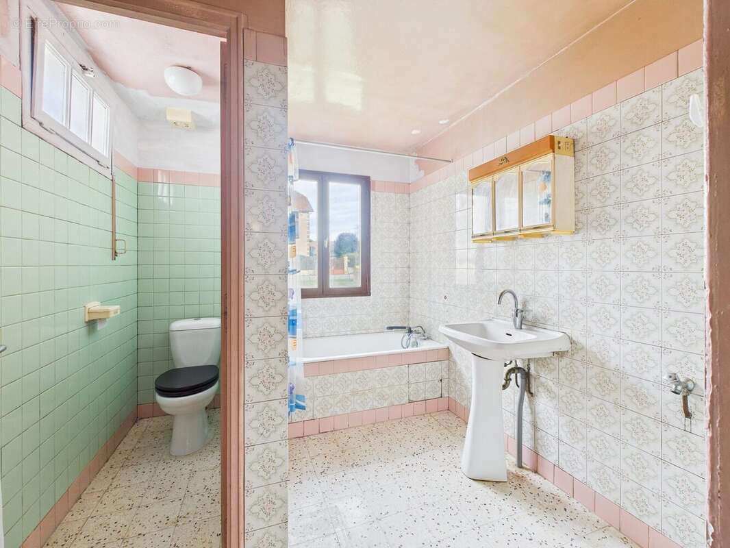 Maison à SAINT-JUST-SAUVAGE