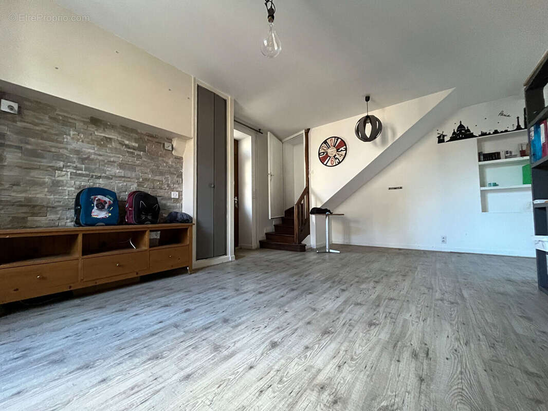 Maison à SANCERGUES