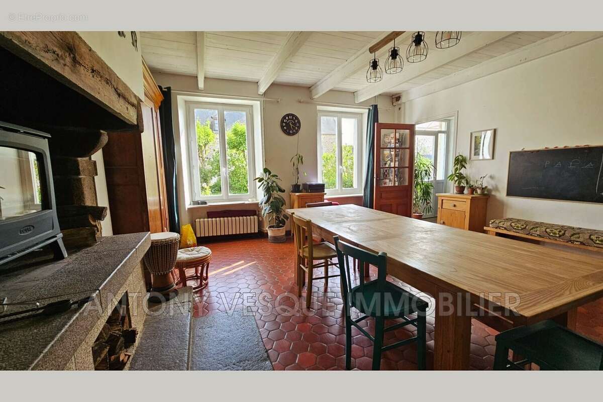 Maison à TOURVILLE-SUR-SIENNE