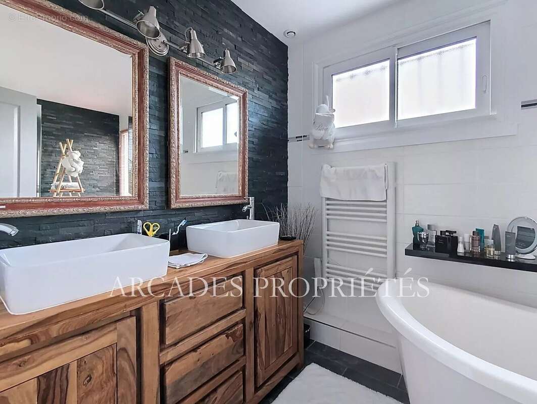 Maison à SAINT-SULPICE-ET-CAMEYRAC