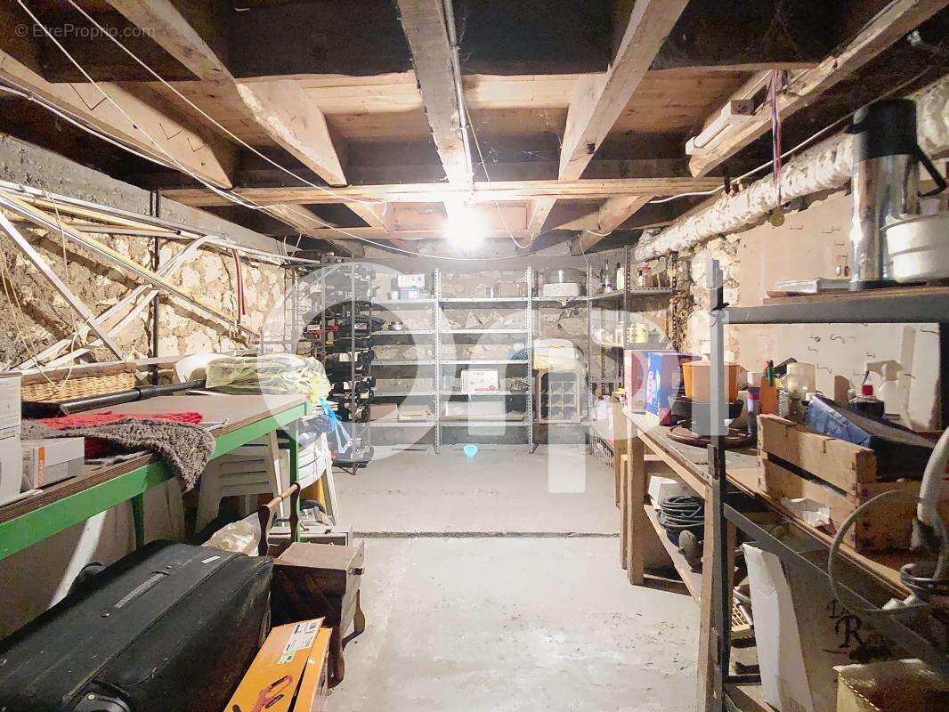 Maison à NOTRE-DAME-DE-SANILHAC