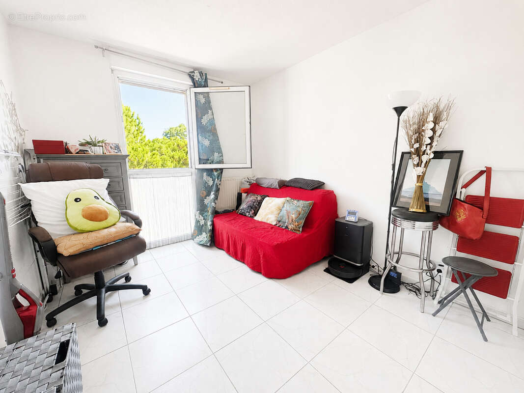 Lattes quartier port ariane t3 de 70 m2 hab vue port- parking et cave - photo 9