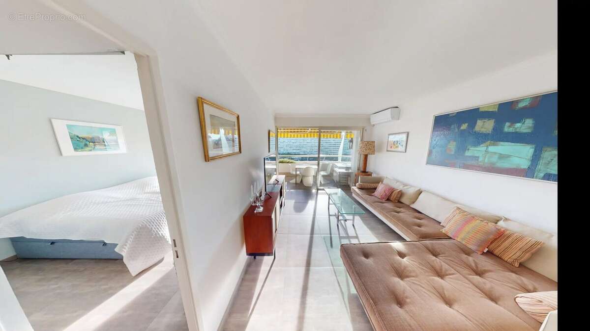 Appartement à VILLENEUVE-LOUBET