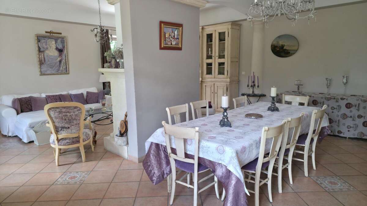 Maison à MALAUCENE