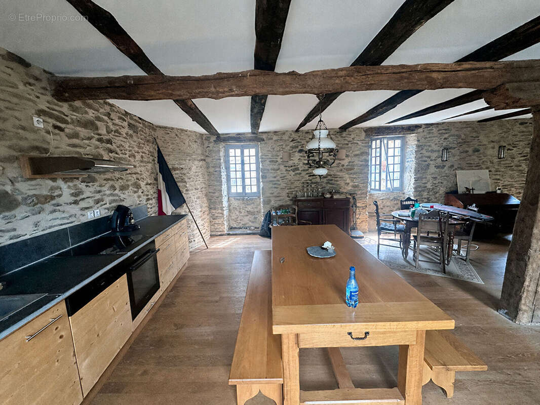 Maison à ESTAING