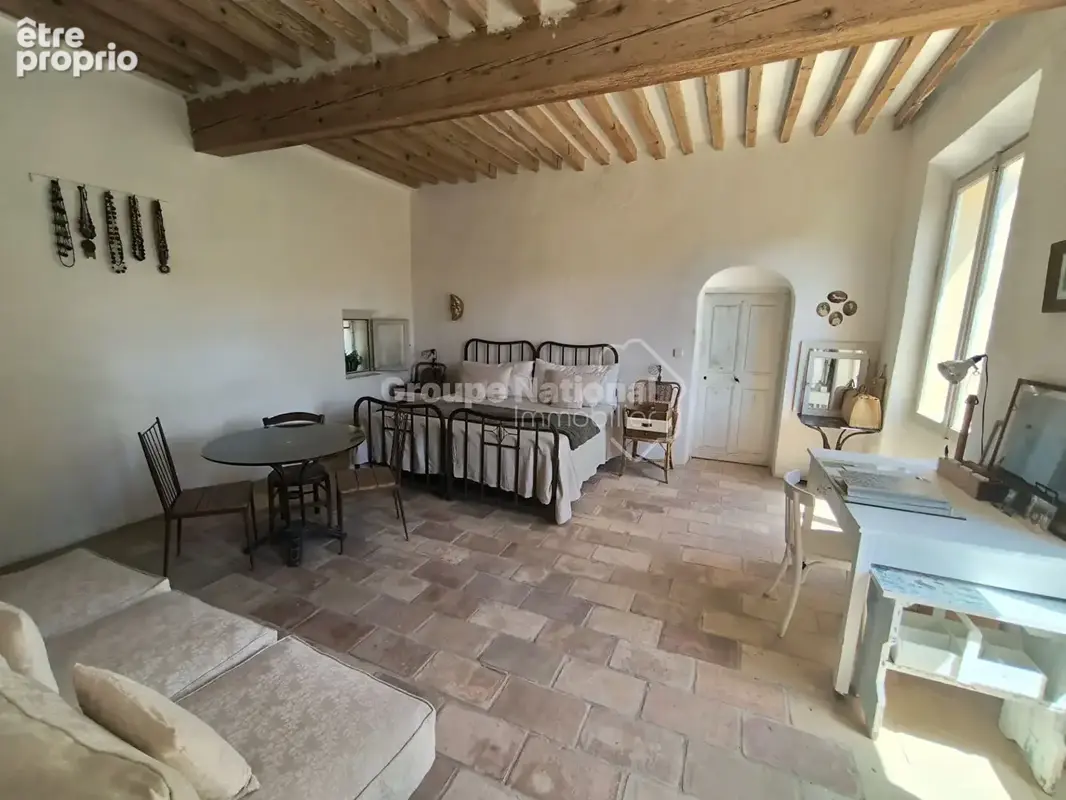 Château avec tour + annexe independante en chaumière - 237 m² - terrain 3140 m² -carpentras - photo 9