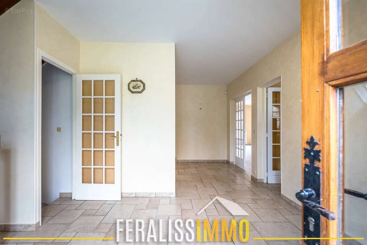 Maison à VAUX-SUR-SEINE