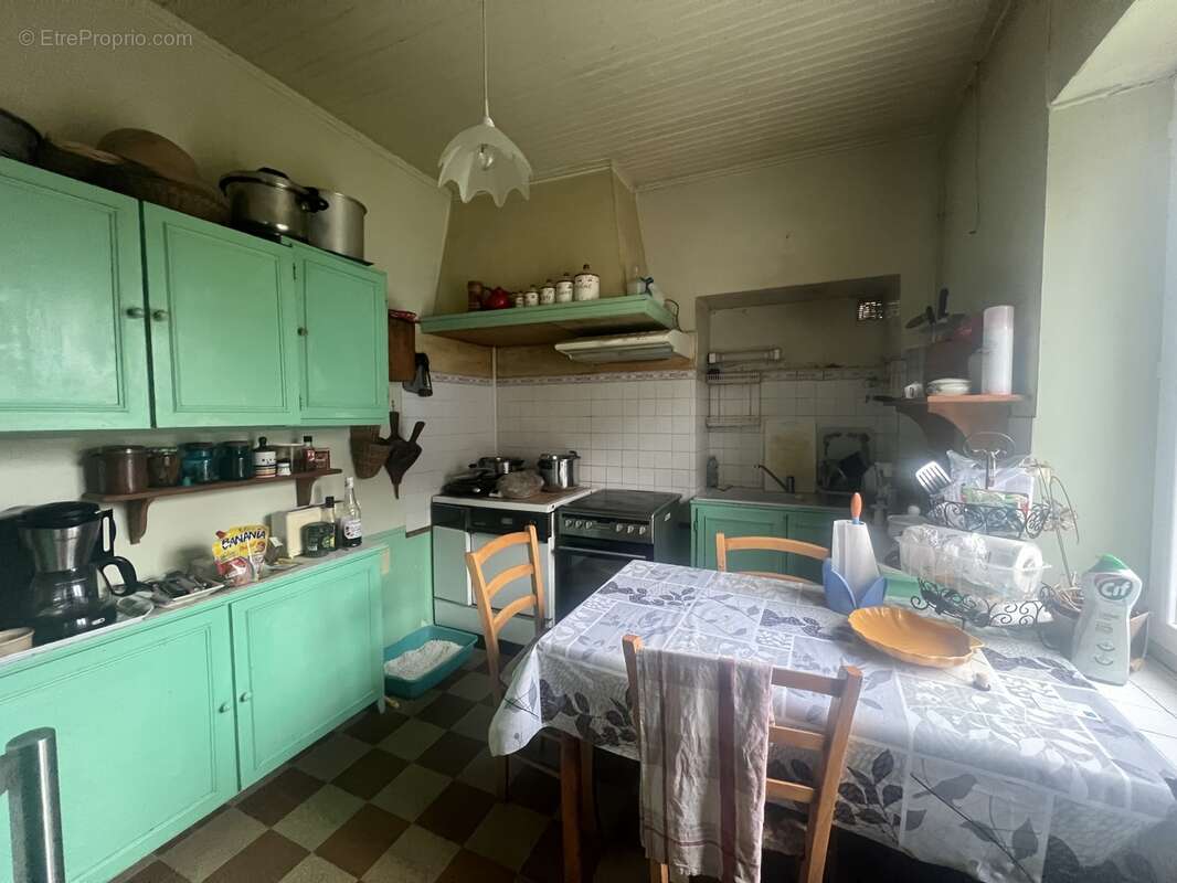 Maison 61 m² à Chateaumeillant  - photo 6