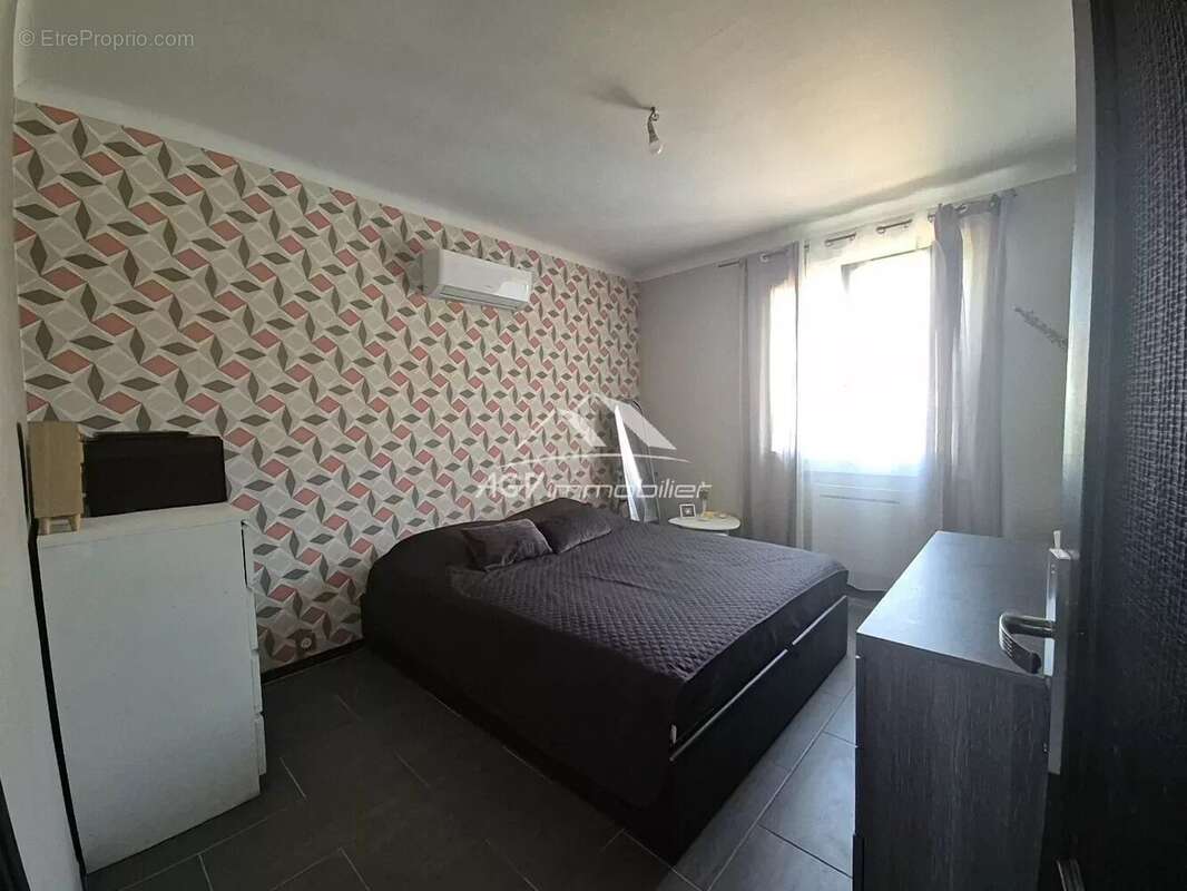 Maison à SAINT-HILAIRE-DE-BRETHMAS