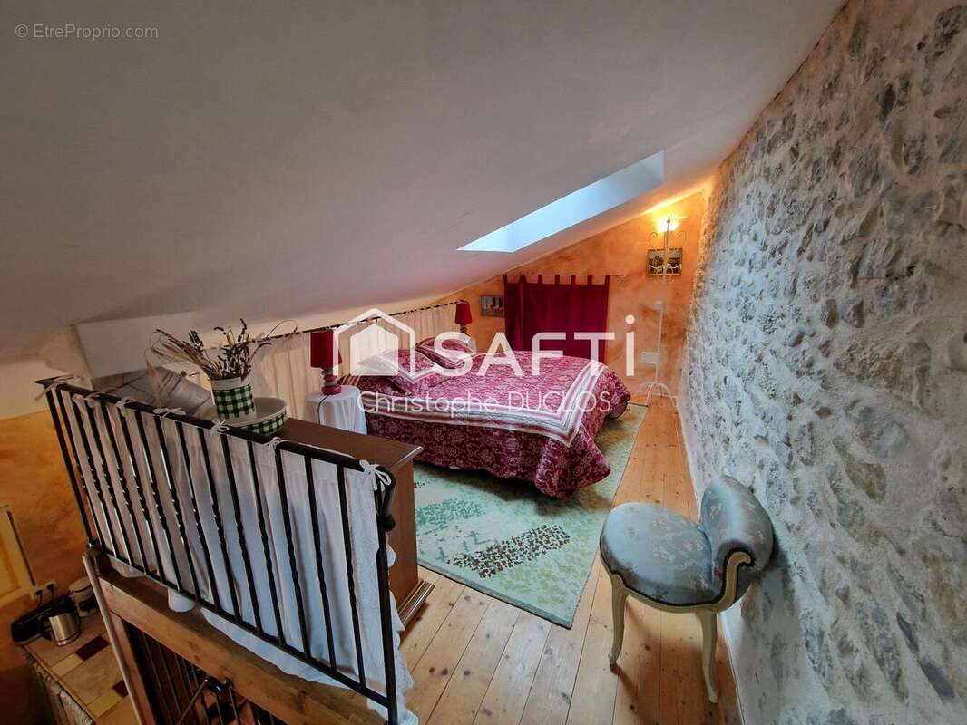 Maison 190 m² à Chateauneuf-Miravail  - photo 9