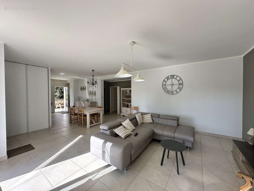 Maison à SAINT-FORT-SUR-GIRONDE