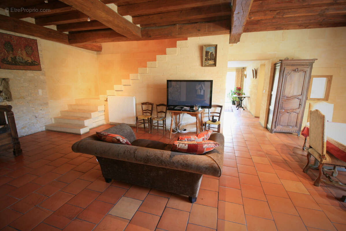  Maison en pierre six chambres deux bureaux - photo 9