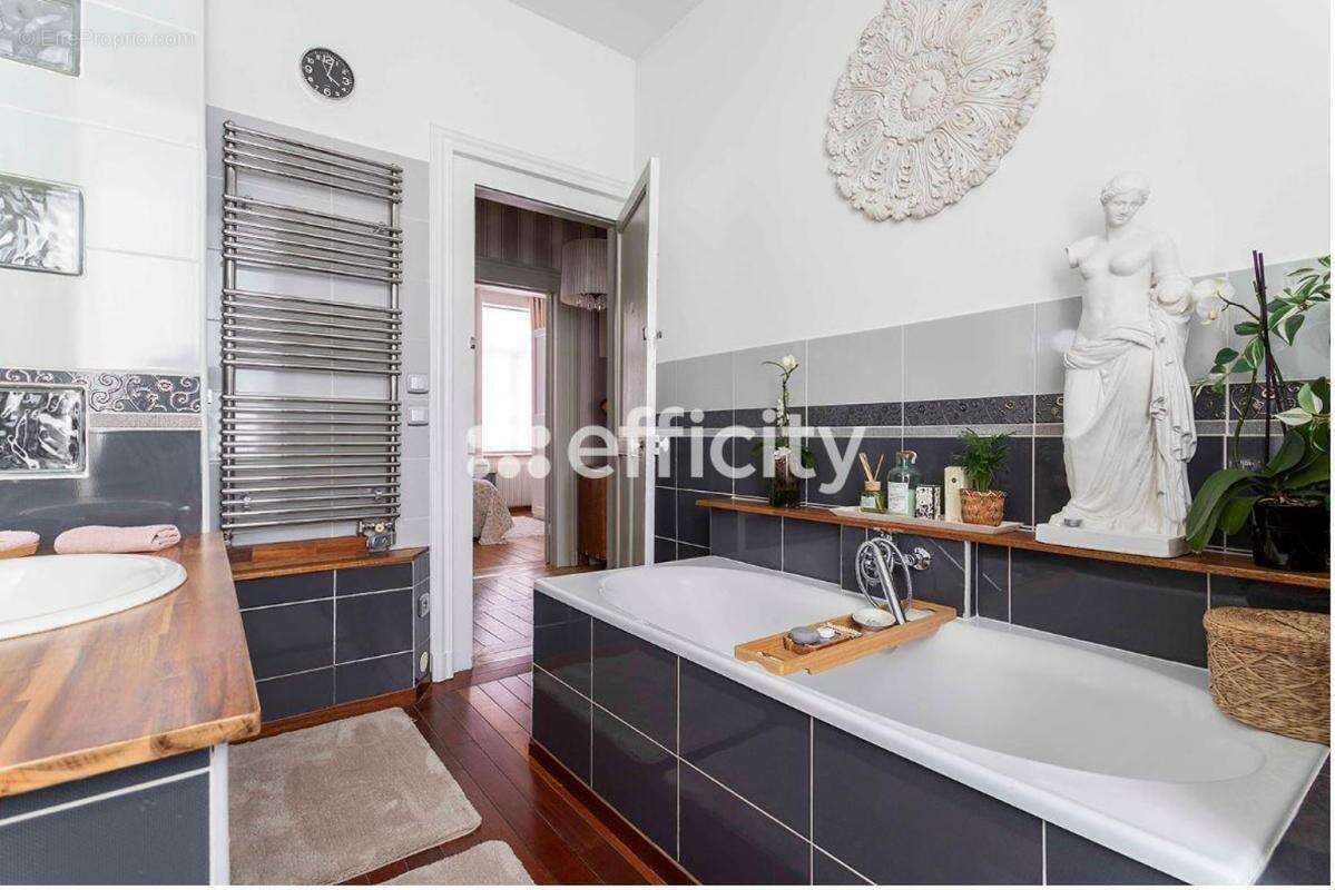 Maison 153 m² à Tourcoing  - photo 7