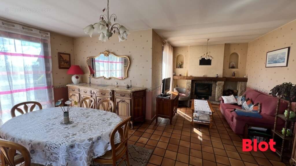 Maison à LIFFRE
