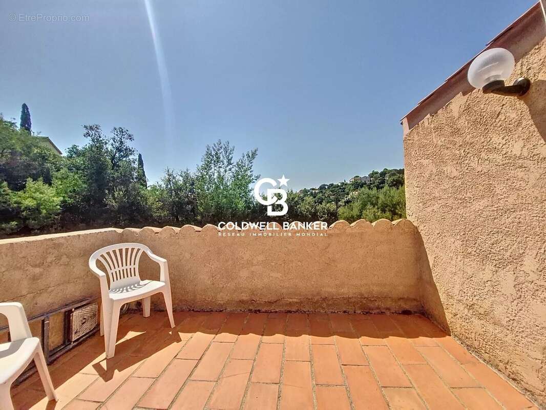 Maison à LES ISSAMBRES