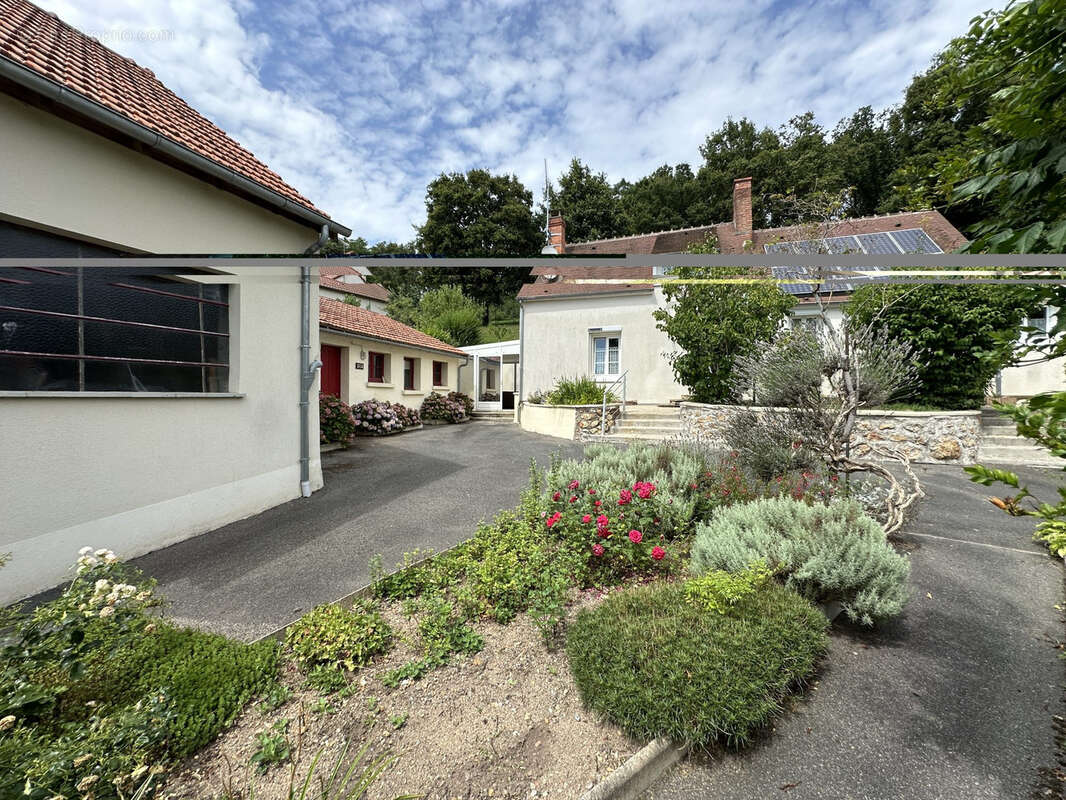 Superbe propriété Type 8 dépendances de 200 m2 sur 4100 m2 de terrain - photo 13