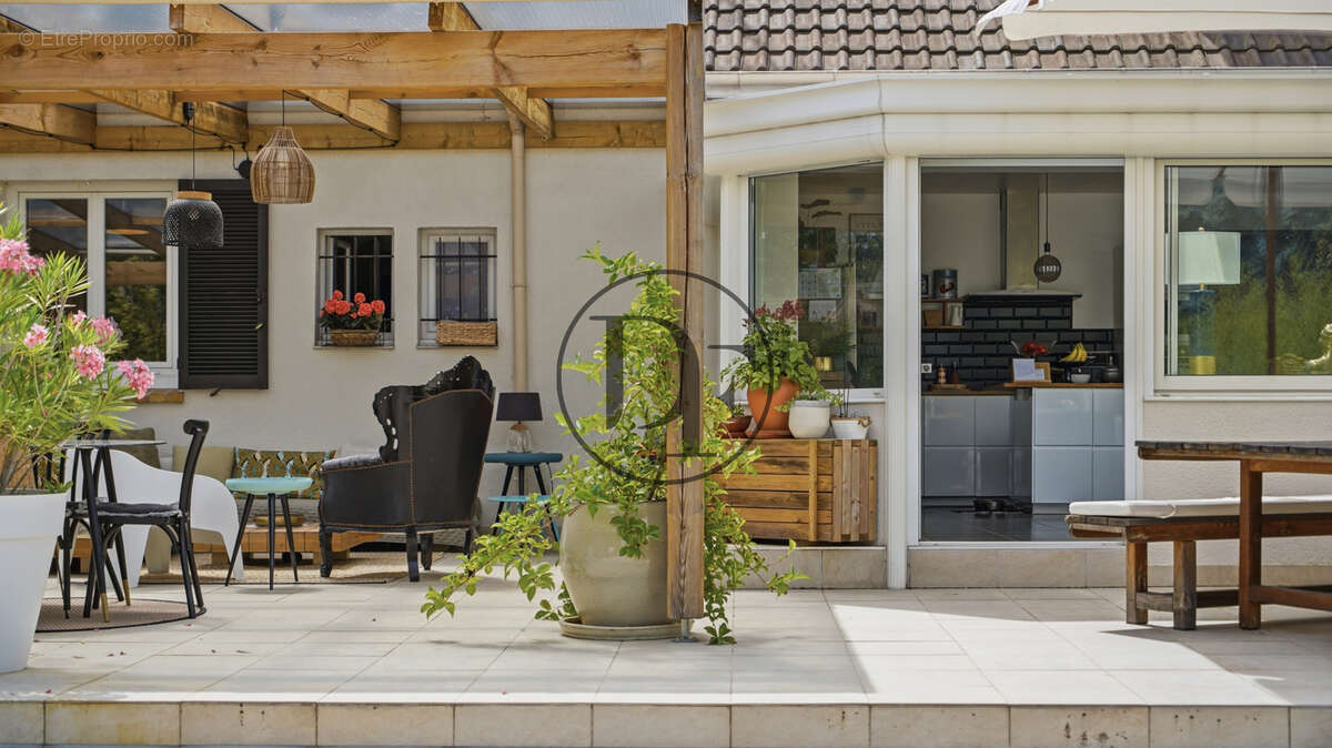 MAISON MONTIGNY-SUR-LOING - 190 M2 avec sous sol total et piscine - photo 19