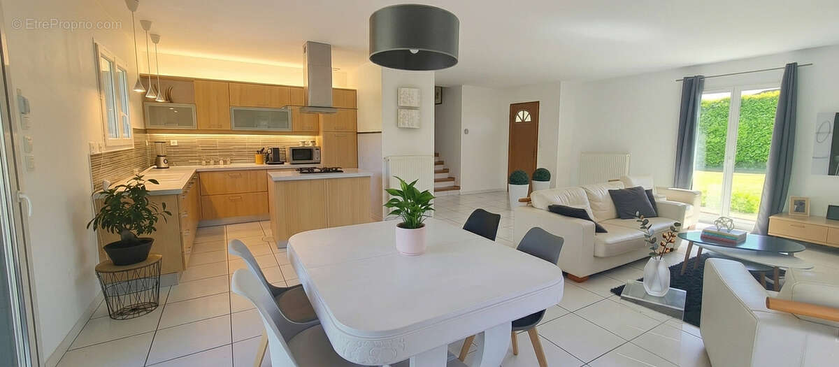 Tres agreable maison - piscine - secteur residentiel - photo 3