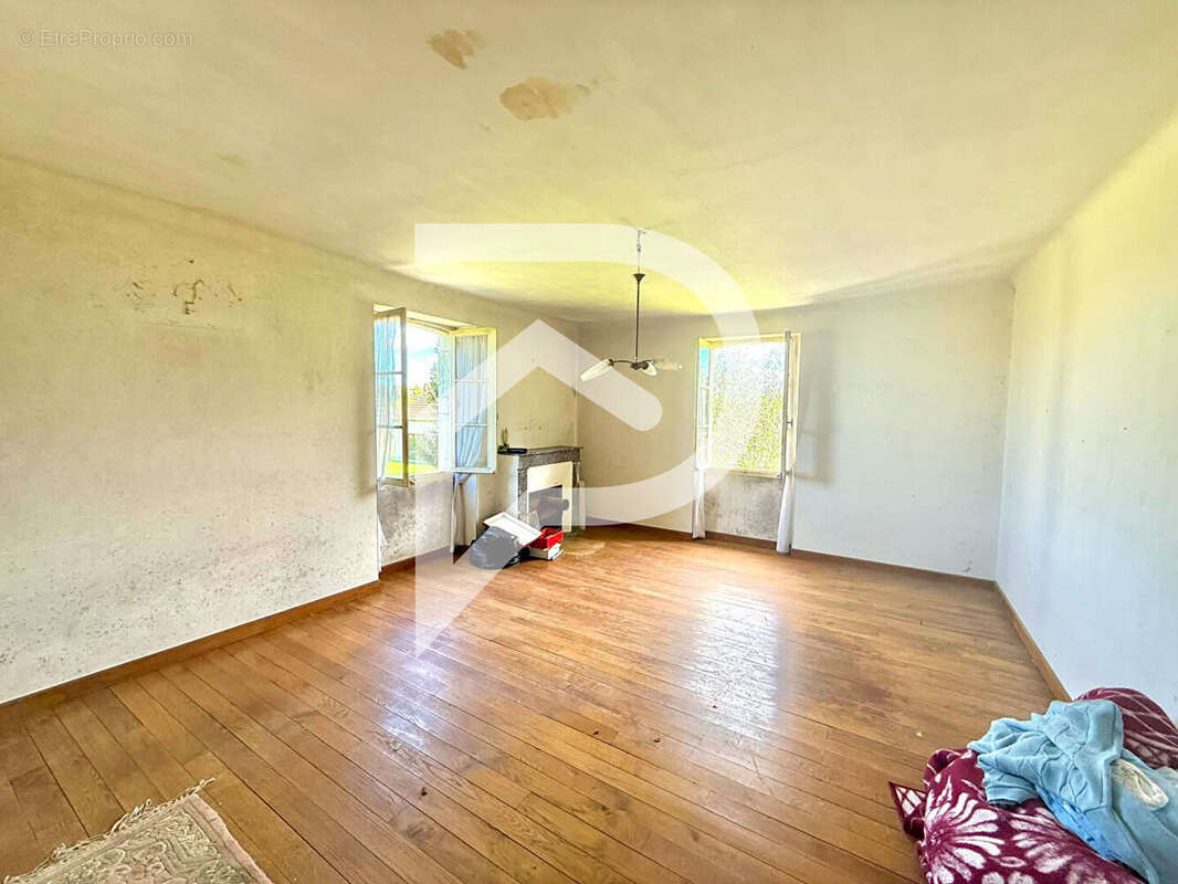 Maison à LAHOURCADE