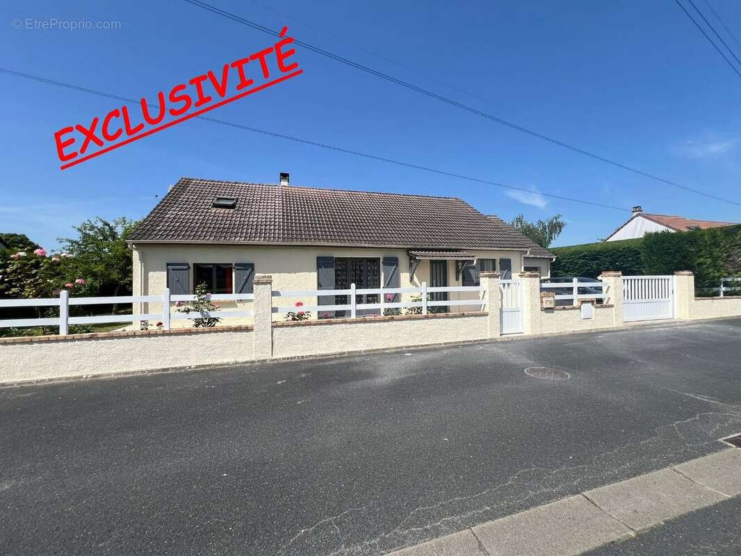 Maison à OLLAINVILLE