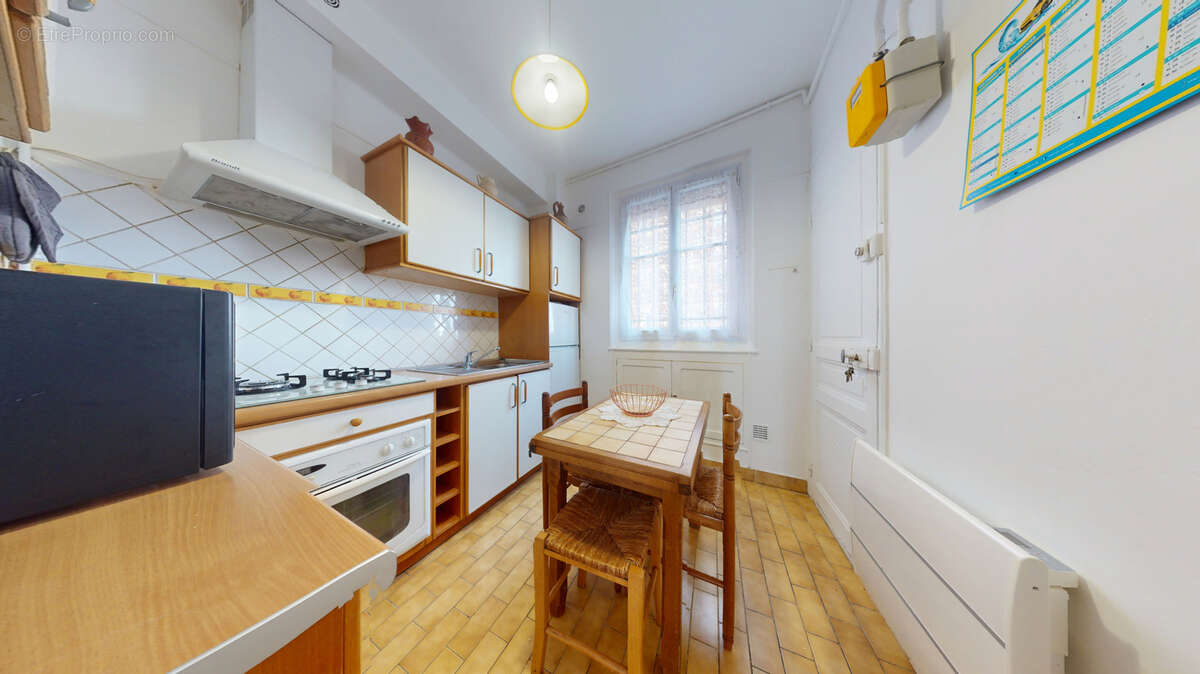 Appartement à LA GARENNE-COLOMBES