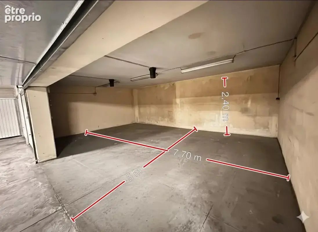 Antibes – Rue de l’Oratoire : Triple garage à vendre - photo 2