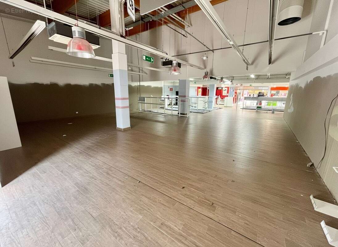 Commerce 560 m² à Mende  - photo 6