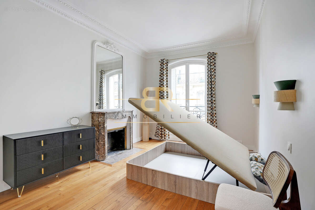 Appartement à PARIS-17E