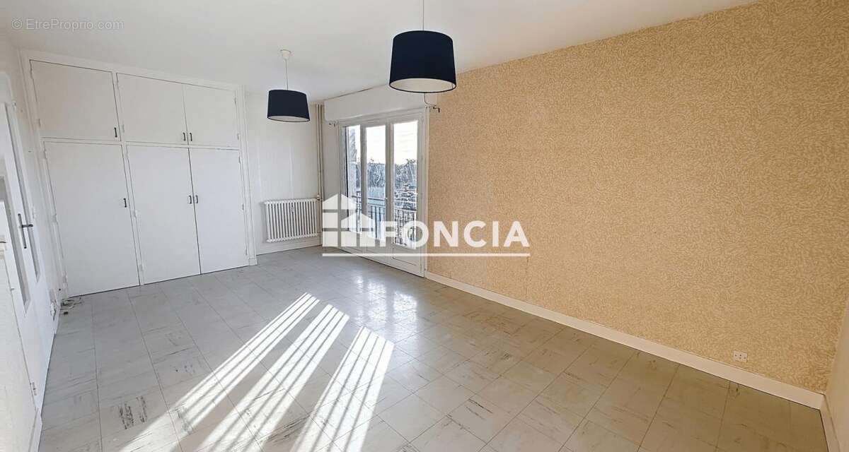 Appartement à MONDEVILLE