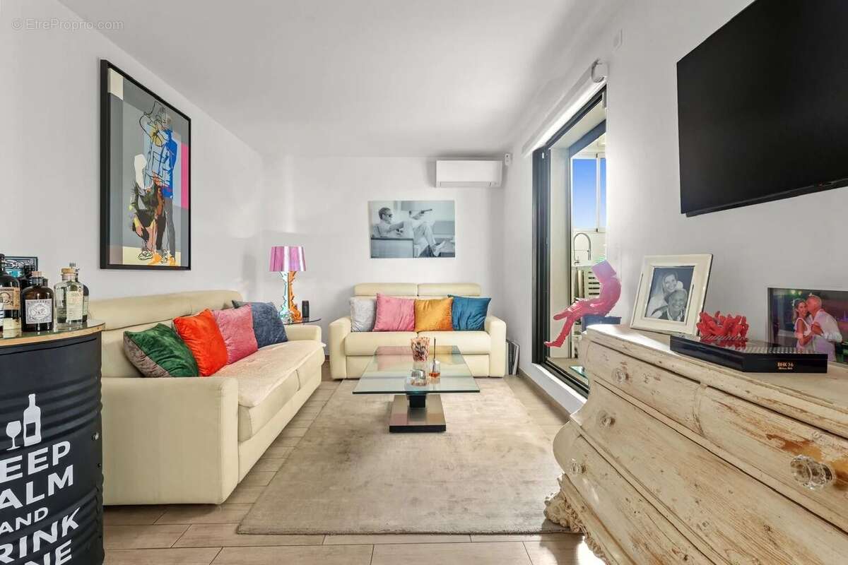 Appartement à VALLAURIS