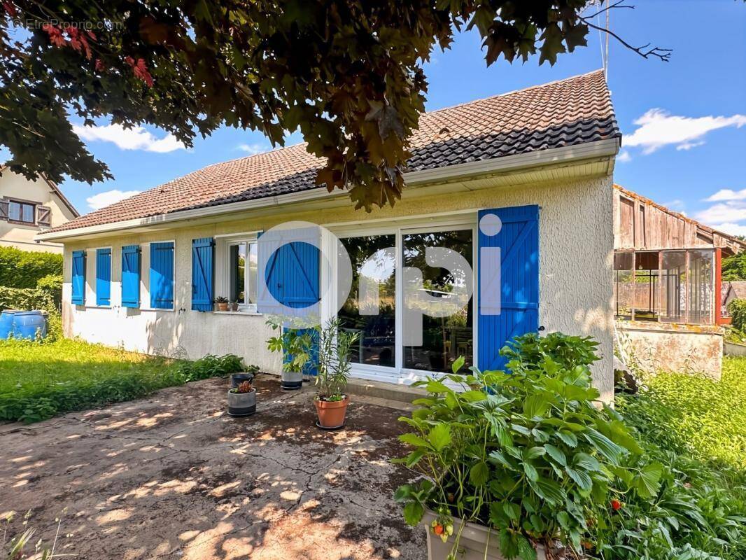 Maison à LES VENTES