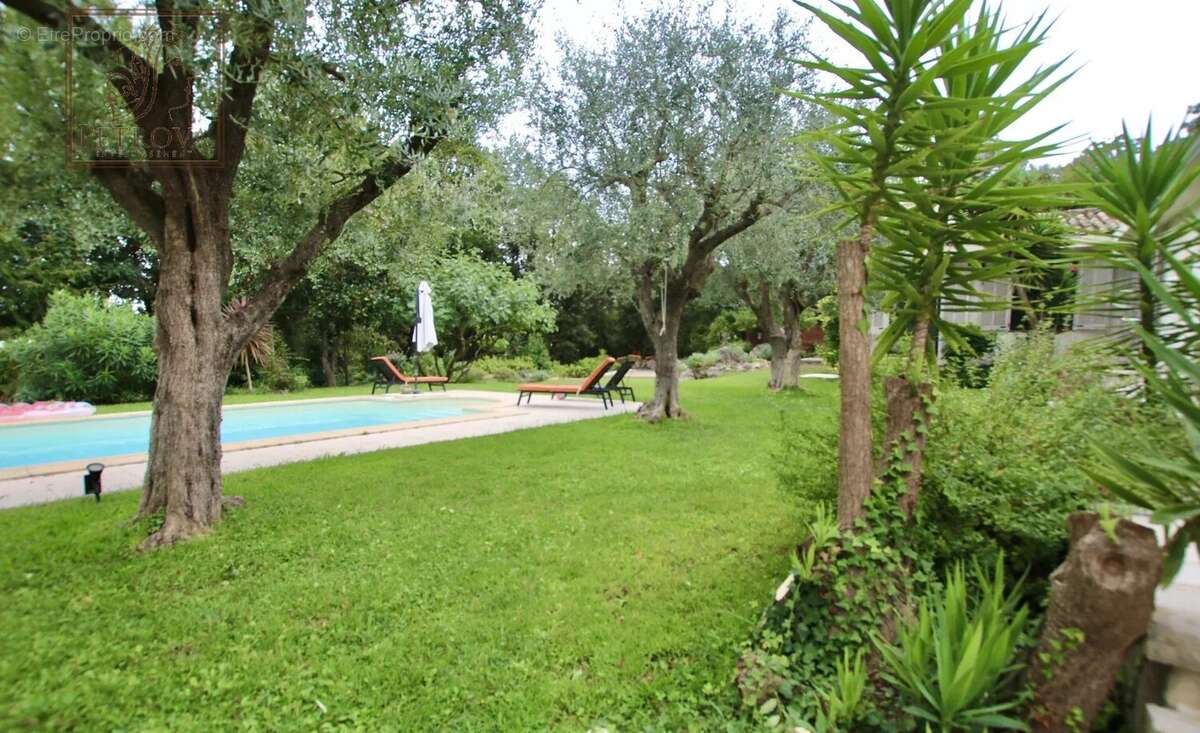 Maison à TOURRETTES-SUR-LOUP